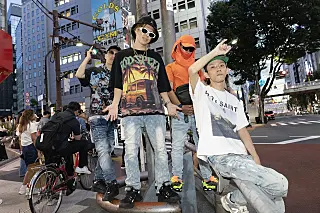 crew3.webp