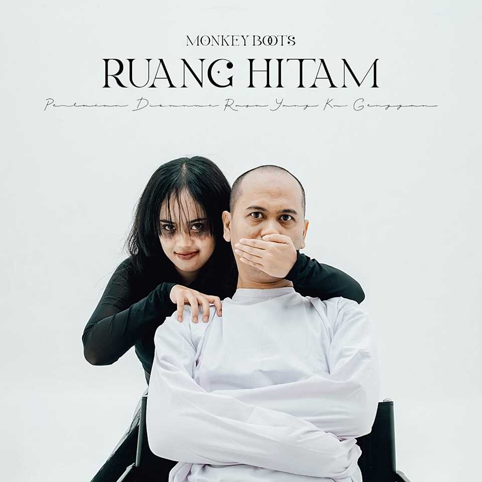 Monkey Boots – “Ruang Hitam”