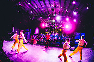 775_stage.jpg